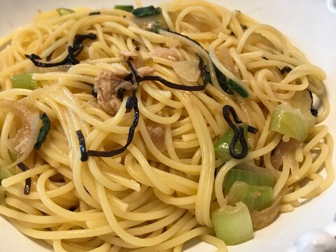 ツナと塩昆布の混ぜパスタ